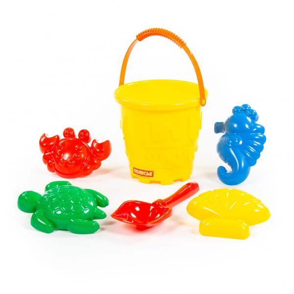 Firma produkuje również zabawki, które można używać na świeżym powietrzu, takie jak huśtawki, zjeżdżalnie, baseny dla dzieci i wiele innych, które pomagają dzieciom spędzać czas na podwórku.